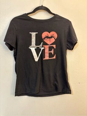 SHEIN Black Short Sleeve LOVE Graphic Tee with Red Heart & White Leopard Print